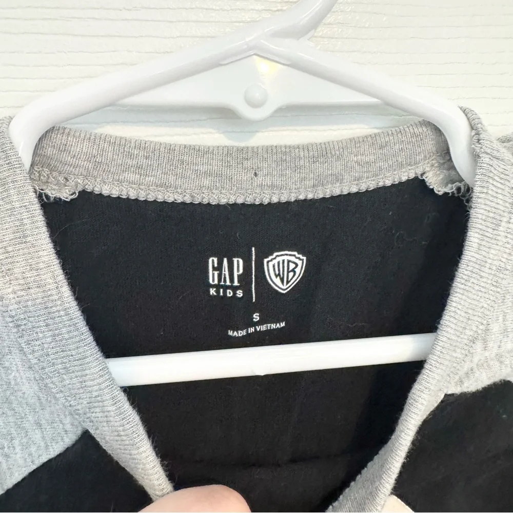 GAP Kids THE GOONIES Black and Gray Skull Raglan Tee SMALL